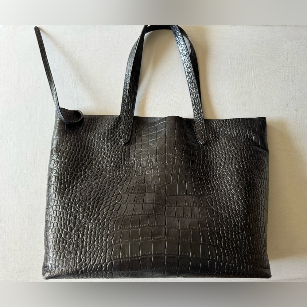 Cuyana Classic Structured Leather Tote Croc Embossed Black - Picture 10 of 17